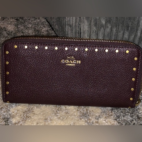 Coach Rivet Zip Around Wallet - Picture 1 of 5